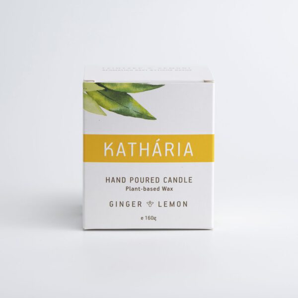 Boks fra Kathária med håndlavet duftlys lavet af bivoks, med ingefær/citron duft.